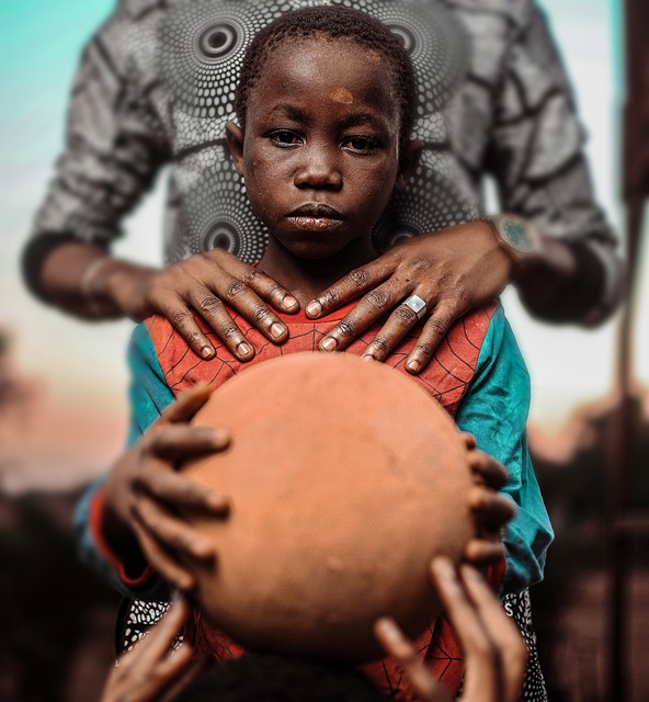 其中扮演著 其中扮演著